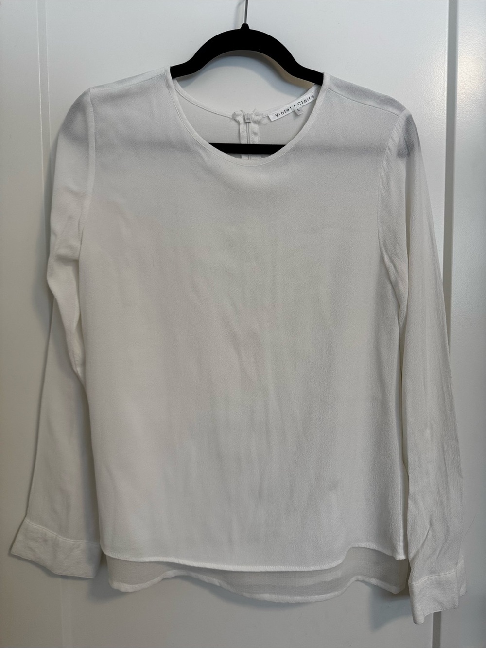Violet & Claire White Long-Sleeve Crewneck Blouse